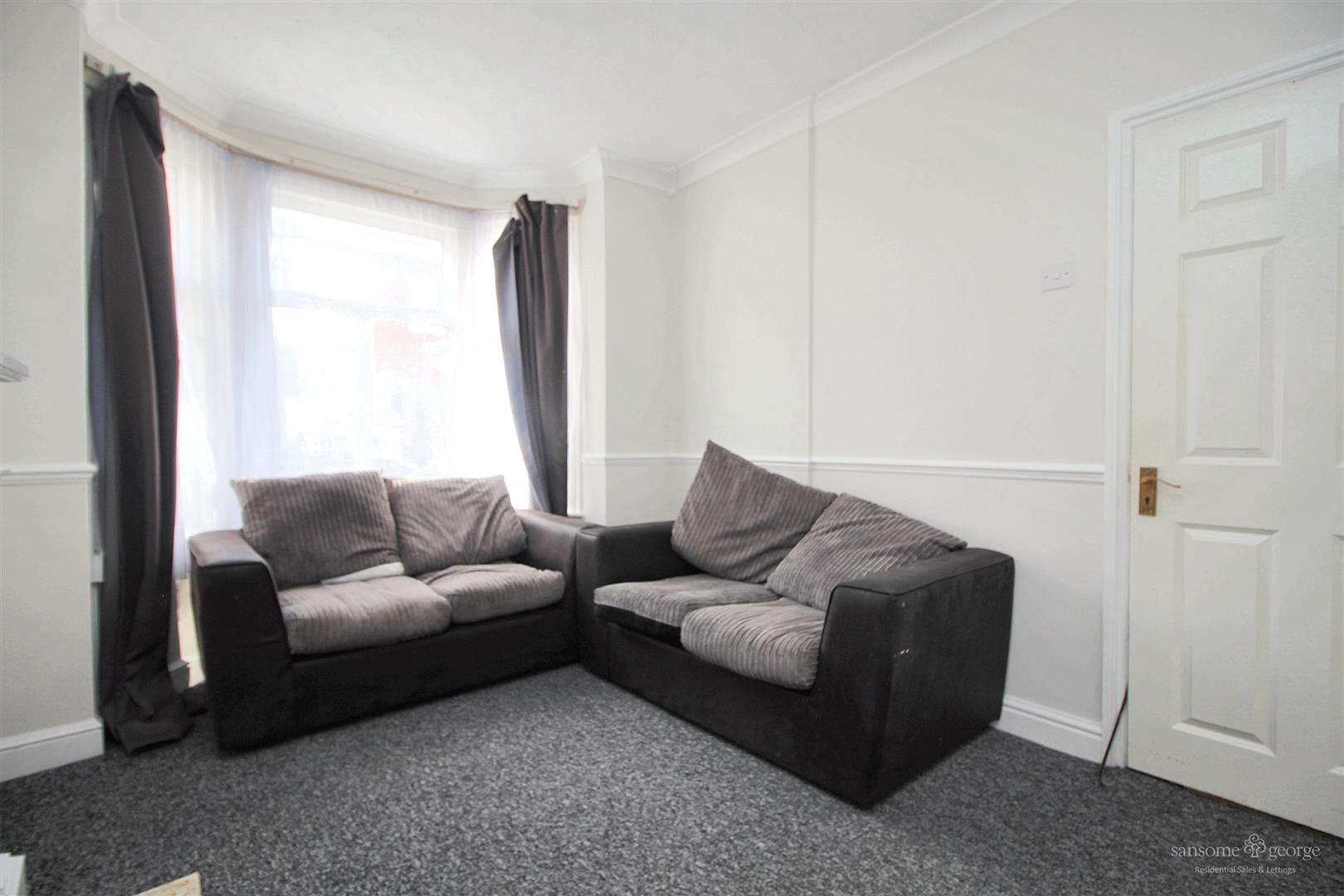 4 bed property in Kent Road, Reading